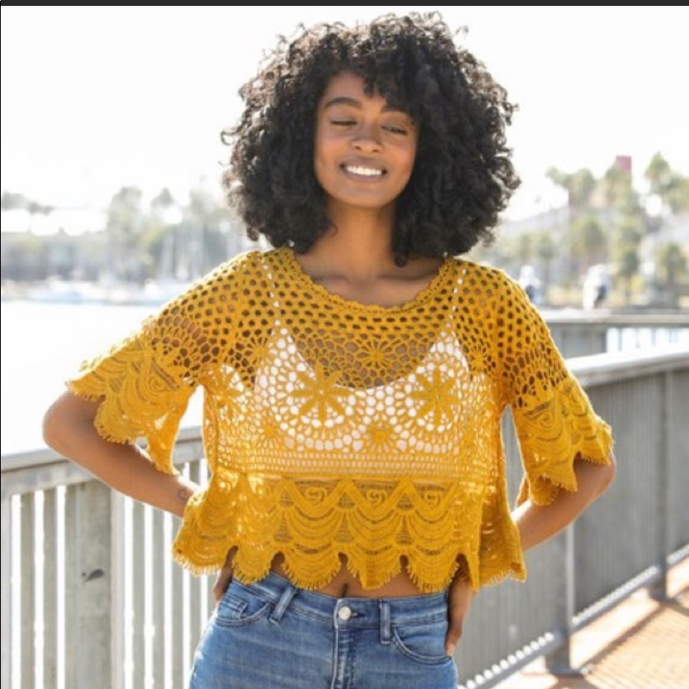 NEW - Sheek Spring Crochet Crop Tops